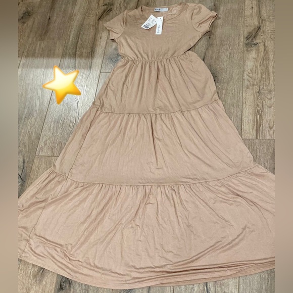 NWT Brit & Bri nude/tan dress - Picture 4 of 4